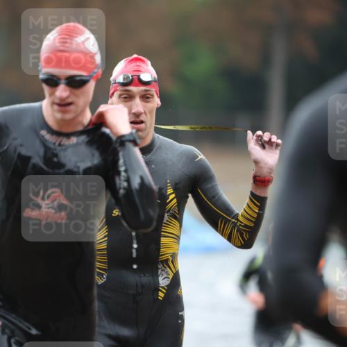 14.09.2025 - Stadtparktriathlon Michael Strokosch http://msf.ph/oto/8864418 14.09.2025 08:52:12 Schwimmen 316, 325, 327, 328, 332, 341, 366, 372 meine-sportfotos.de