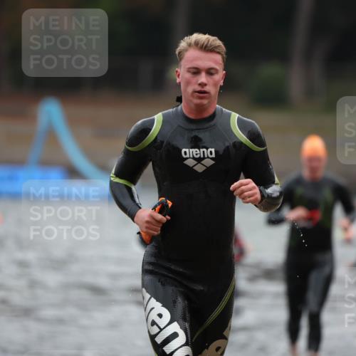 14.09.2025 - Stadtparktriathlon Michael Strokosch http://msf.ph/oto/8864432 14.09.2025 08:52:15 Schwimmen 316, 325, 327, 328, 332, 372 meine-sportfotos.de