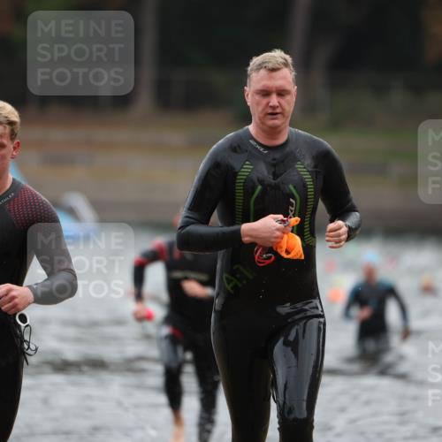 14.09.2025 - Stadtparktriathlon Michael Strokosch http://msf.ph/oto/8864448 14.09.2025 08:52:19 Schwimmen 316, 325, 327, 332, 349 meine-sportfotos.de