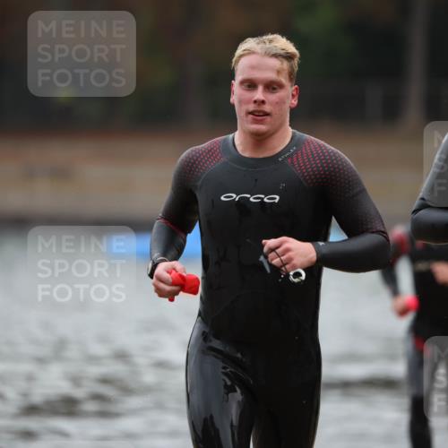 14.09.2025 - Stadtparktriathlon Michael Strokosch http://msf.ph/oto/8864451 14.09.2025 08:52:19 Schwimmen 316, 325, 327, 332, 349 meine-sportfotos.de