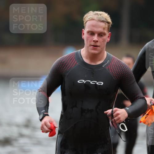 14.09.2025 - Stadtparktriathlon Michael Strokosch http://msf.ph/oto/8864456 14.09.2025 08:52:20 Schwimmen 316, 325, 332, 349 meine-sportfotos.de