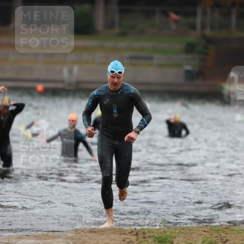 14.09.2025 - Stadtparktriathlon Michael Strokosch http://msf.ph/oto/8864467 14.09.2025 08:52:27 Schwimmen 336, 349 meine-sportfotos.de