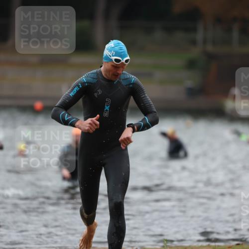 14.09.2025 - Stadtparktriathlon Michael Strokosch http://msf.ph/oto/8864474 14.09.2025 08:52:29 Schwimmen 321, 336, 349 meine-sportfotos.de