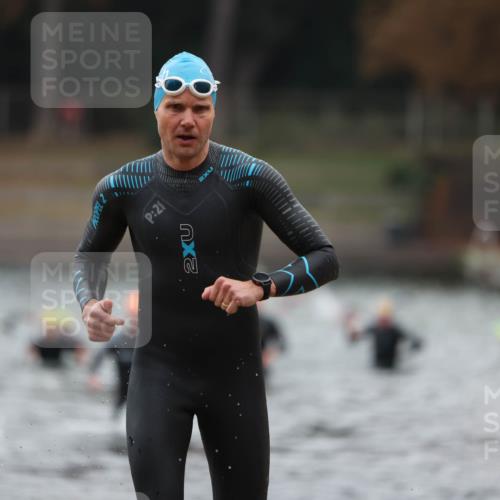 14.09.2025 - Stadtparktriathlon Michael Strokosch http://msf.ph/oto/8864480 14.09.2025 08:52:30 Schwimmen 321, 336, 349 meine-sportfotos.de