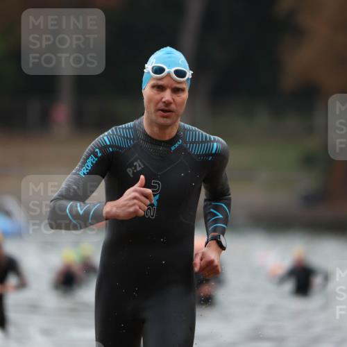 14.09.2025 - Stadtparktriathlon Michael Strokosch http://msf.ph/oto/8864482 14.09.2025 08:52:30 Schwimmen 321, 336, 349 meine-sportfotos.de