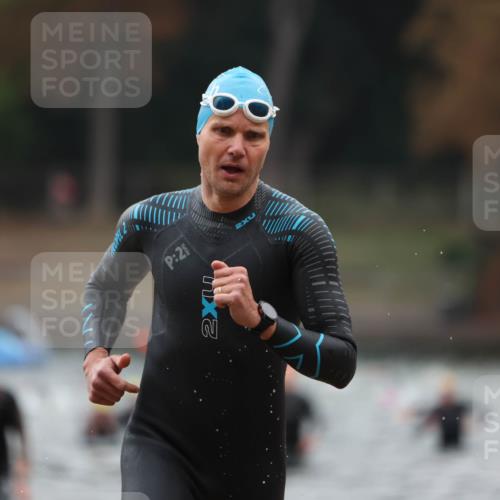 14.09.2025 - Stadtparktriathlon Michael Strokosch http://msf.ph/oto/8864483 14.09.2025 08:52:31 Schwimmen 321, 336, 349 meine-sportfotos.de