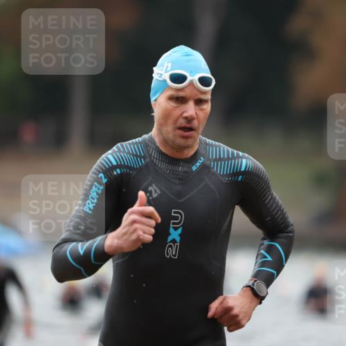 14.09.2025 - Stadtparktriathlon Michael Strokosch http://msf.ph/oto/8864485 14.09.2025 08:52:31 Schwimmen 321, 336, 349 meine-sportfotos.de