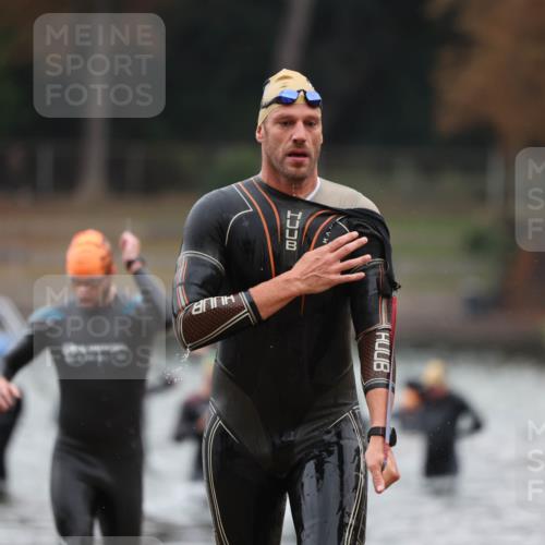 14.09.2025 - Stadtparktriathlon Michael Strokosch http://msf.ph/oto/8864513 14.09.2025 08:52:37 Schwimmen 321, 336, 360 meine-sportfotos.de