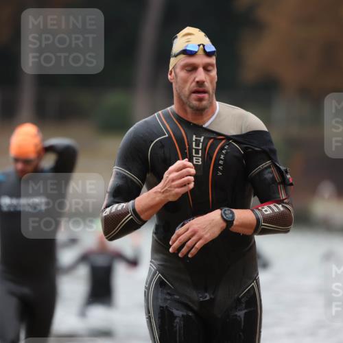 14.09.2025 - Stadtparktriathlon Michael Strokosch http://msf.ph/oto/8864516 14.09.2025 08:52:38 Schwimmen 320, 321, 336, 348, 353, 360 meine-sportfotos.de