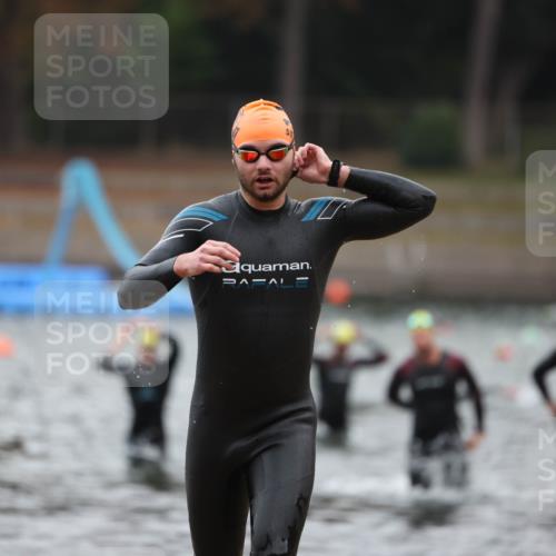 14.09.2025 - Stadtparktriathlon Michael Strokosch http://msf.ph/oto/8864518 14.09.2025 08:52:39 Schwimmen 320, 321, 336, 348, 353, 360 meine-sportfotos.de