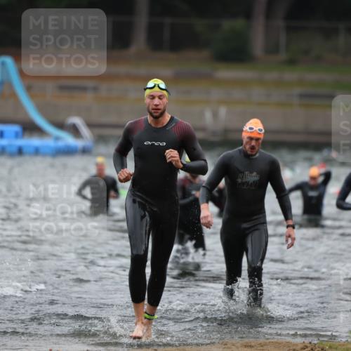 14.09.2025 - Stadtparktriathlon Michael Strokosch http://msf.ph/oto/8864536 14.09.2025 08:52:44 Schwimmen 320, 321, 348, 353, 360, 369 meine-sportfotos.de