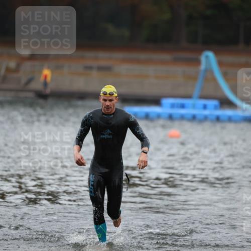 14.09.2025 - Stadtparktriathlon Michael Strokosch http://msf.ph/oto/8864545 14.09.2025 08:52:46 Schwimmen 320, 348, 353, 360, 369 meine-sportfotos.de