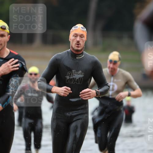 14.09.2025 - Stadtparktriathlon Michael Strokosch http://msf.ph/oto/8864556 14.09.2025 08:52:49 Schwimmen 320, 348, 353, 360, 369 meine-sportfotos.de