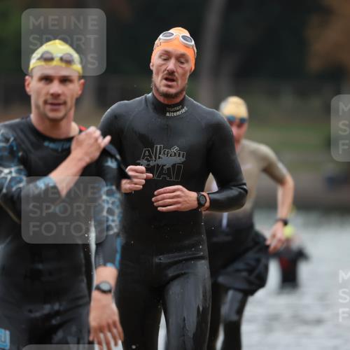14.09.2025 - Stadtparktriathlon Michael Strokosch http://msf.ph/oto/8864559 14.09.2025 08:52:50 Schwimmen 320, 348, 353, 360, 369 meine-sportfotos.de
