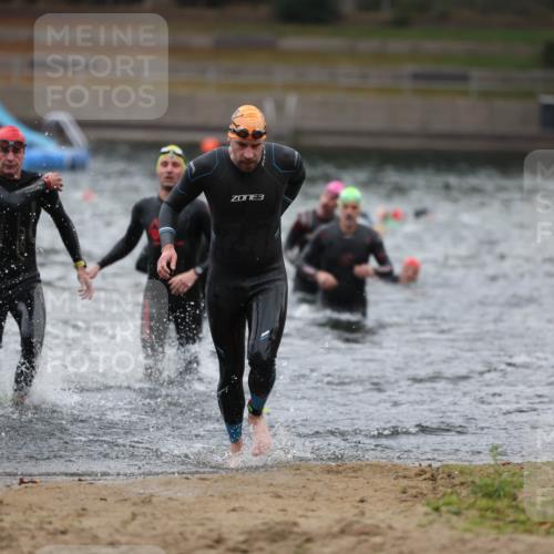 14.09.2025 - Stadtparktriathlon Michael Strokosch http://msf.ph/oto/8864574 14.09.2025 08:53:01 Schwimmen 303, 306, 313, 319, 359, 367 meine-sportfotos.de