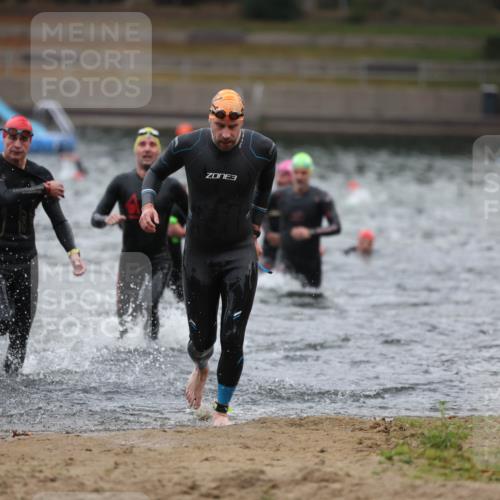 14.09.2025 - Stadtparktriathlon Michael Strokosch http://msf.ph/oto/8864576 14.09.2025 08:53:01 Schwimmen 303, 306, 313, 319, 359, 367 meine-sportfotos.de