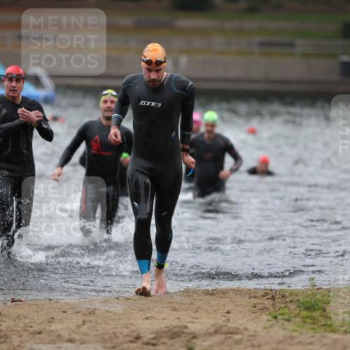 14.09.2025 - Stadtparktriathlon Michael Strokosch http://msf.ph/oto/8864577 14.09.2025 08:53:01 Schwimmen 303, 306, 313, 319, 359, 367 meine-sportfotos.de