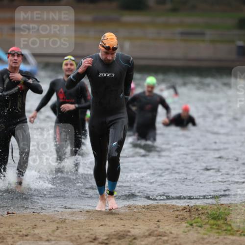 14.09.2025 - Stadtparktriathlon Michael Strokosch http://msf.ph/oto/8864579 14.09.2025 08:53:01 Schwimmen 303, 306, 313, 319, 359, 367 meine-sportfotos.de