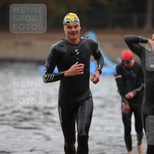 14.09.2025 - Stadtparktriathlon Michael Strokosch http://msf.ph/oto/8864588 14.09.2025 08:53:03 Schwimmen 303, 306, 313, 319, 359, 367 meine-sportfotos.de