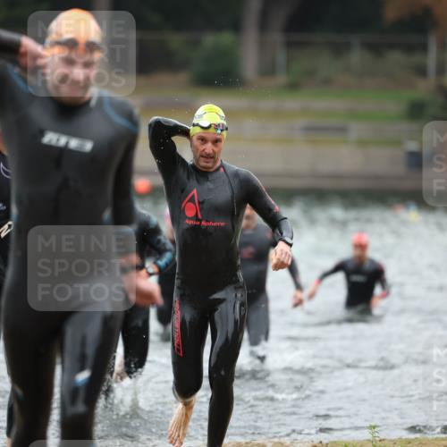 14.09.2025 - Stadtparktriathlon Michael Strokosch http://msf.ph/oto/8864594 14.09.2025 08:53:05 Schwimmen 303, 306, 313, 317, 319, 359, 367 meine-sportfotos.de