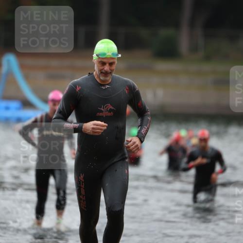 14.09.2025 - Stadtparktriathlon Michael Strokosch http://msf.ph/oto/8864603 14.09.2025 08:53:11 Schwimmen 303, 306, 317, 359, 367, 378 meine-sportfotos.de