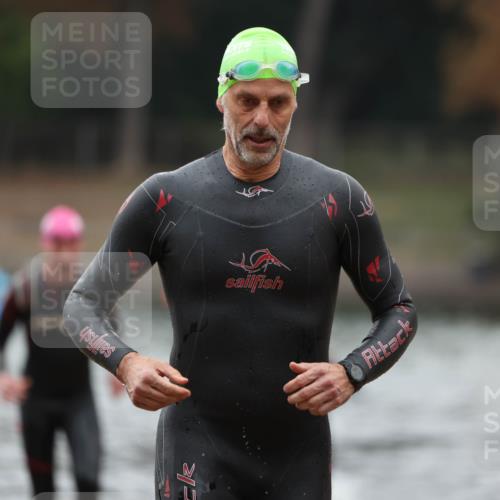 14.09.2025 - Stadtparktriathlon Michael Strokosch http://msf.ph/oto/8864616 14.09.2025 08:53:13 Schwimmen 303, 306, 317, 359, 367, 378 meine-sportfotos.de