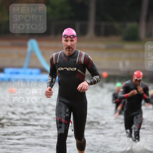 14.09.2025 - Stadtparktriathlon Michael Strokosch http://msf.ph/oto/8864619 14.09.2025 08:53:14 Schwimmen 317, 359, 378 meine-sportfotos.de