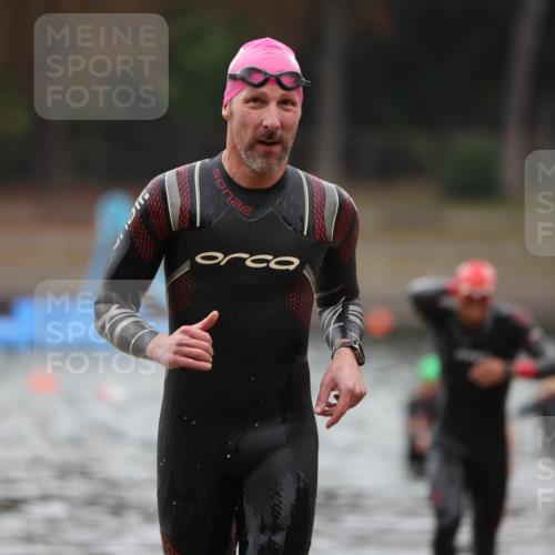 14.09.2025 - Stadtparktriathlon Michael Strokosch http://msf.ph/oto/8864631 14.09.2025 08:53:16 Schwimmen 317, 359, 378 meine-sportfotos.de
