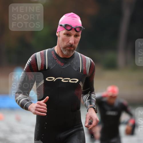 14.09.2025 - Stadtparktriathlon Michael Strokosch http://msf.ph/oto/8864634 14.09.2025 08:53:16 Schwimmen 317, 359, 378 meine-sportfotos.de