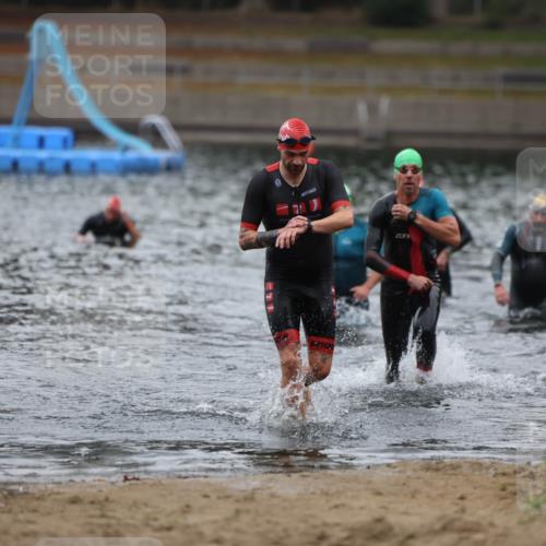 14.09.2025 - Stadtparktriathlon Michael Strokosch http://msf.ph/oto/8864650 14.09.2025 08:53:23 Schwimmen 356, 357, 378, 476 meine-sportfotos.de