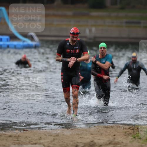 14.09.2025 - Stadtparktriathlon Michael Strokosch http://msf.ph/oto/8864652 14.09.2025 08:53:24 Schwimmen 356, 357, 476 meine-sportfotos.de