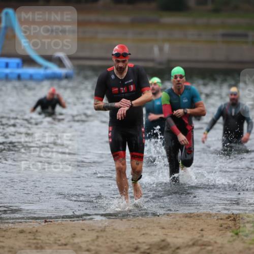 14.09.2025 - Stadtparktriathlon Michael Strokosch http://msf.ph/oto/8864653 14.09.2025 08:53:24 Schwimmen 356, 357, 476 meine-sportfotos.de