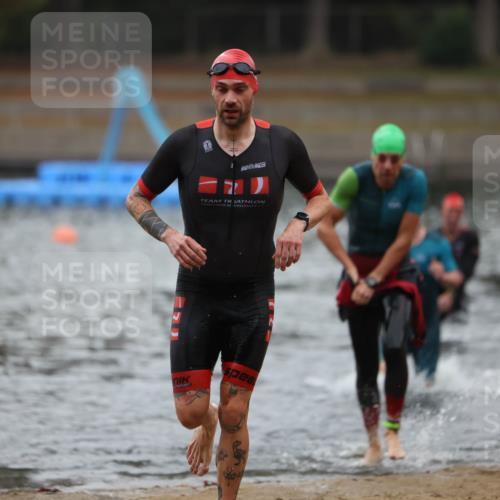 14.09.2025 - Stadtparktriathlon Michael Strokosch http://msf.ph/oto/8864659 14.09.2025 08:53:27 Schwimmen 346, 356, 357, 476, 480 meine-sportfotos.de