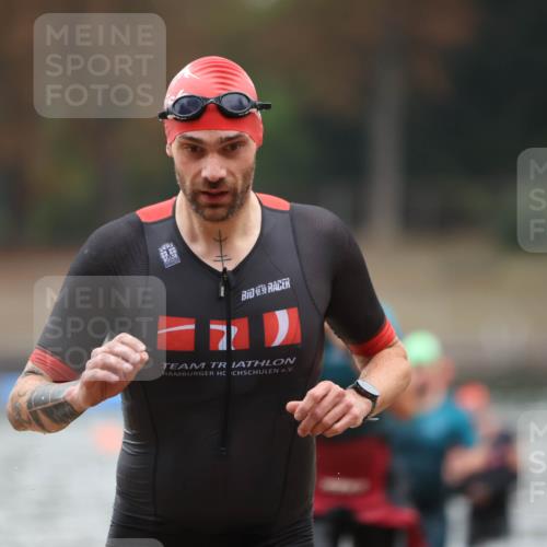 14.09.2025 - Stadtparktriathlon Michael Strokosch http://msf.ph/oto/8864669 14.09.2025 08:53:29 Schwimmen 346, 356, 357, 476, 480 meine-sportfotos.de