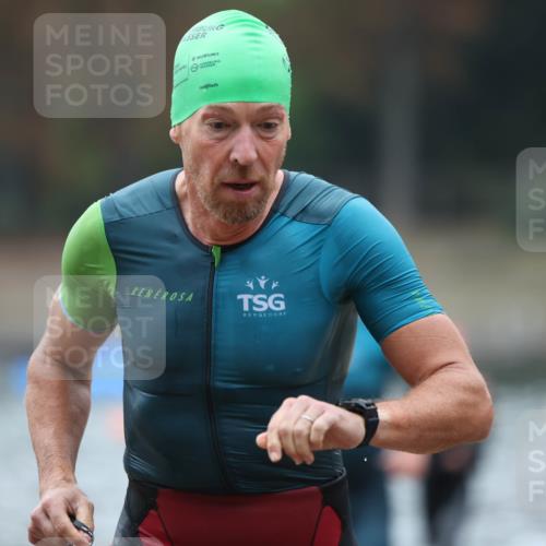 14.09.2025 - Stadtparktriathlon Michael Strokosch http://msf.ph/oto/8864679 14.09.2025 08:53:32 Schwimmen 346, 356, 357, 476, 480 meine-sportfotos.de