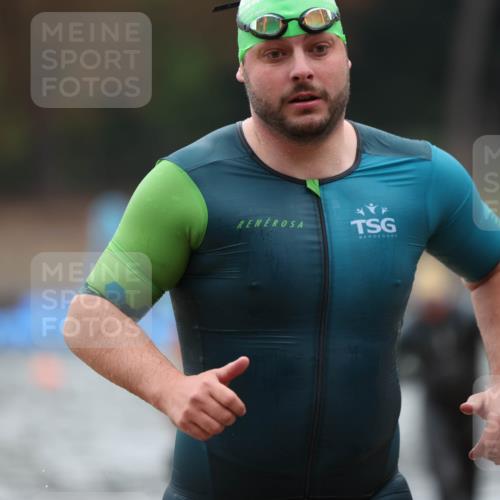 14.09.2025 - Stadtparktriathlon Michael Strokosch http://msf.ph/oto/8864692 14.09.2025 08:53:35 Schwimmen 312, 346, 356, 480 meine-sportfotos.de