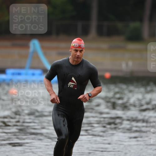14.09.2025 - Stadtparktriathlon Michael Strokosch http://msf.ph/oto/8864718 14.09.2025 08:53:45 Schwimmen 312 meine-sportfotos.de