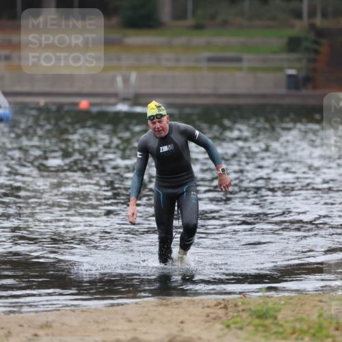 14.09.2025 - Stadtparktriathlon Michael Strokosch http://msf.ph/oto/8864733 14.09.2025 08:54:20 Schwimmen 302 meine-sportfotos.de