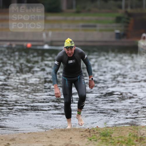14.09.2025 - Stadtparktriathlon Michael Strokosch http://msf.ph/oto/8864742 14.09.2025 08:54:23 Schwimmen 302 meine-sportfotos.de