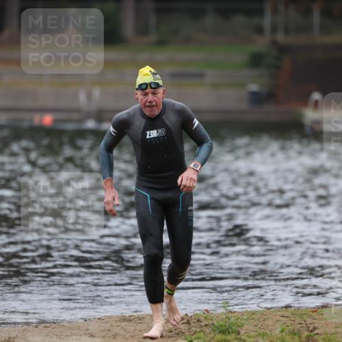 14.09.2025 - Stadtparktriathlon Michael Strokosch http://msf.ph/oto/8864747 14.09.2025 08:54:24 Schwimmen 302 meine-sportfotos.de