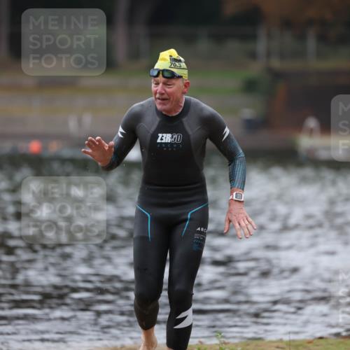 14.09.2025 - Stadtparktriathlon Michael Strokosch http://msf.ph/oto/8864753 14.09.2025 08:54:26 Schwimmen 302 meine-sportfotos.de
