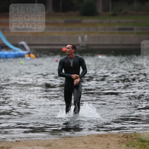 14.09.2025 - Stadtparktriathlon Michael Strokosch http://msf.ph/oto/8864781 14.09.2025 08:57:10 Schwimmen 338 meine-sportfotos.de