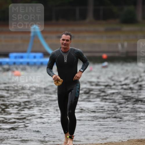 14.09.2025 - Stadtparktriathlon Michael Strokosch http://msf.ph/oto/8864788 14.09.2025 08:57:14 Schwimmen 338 meine-sportfotos.de