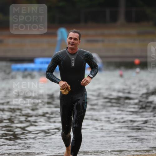 14.09.2025 - Stadtparktriathlon Michael Strokosch http://msf.ph/oto/8864790 14.09.2025 08:57:15 Schwimmen 338 meine-sportfotos.de
