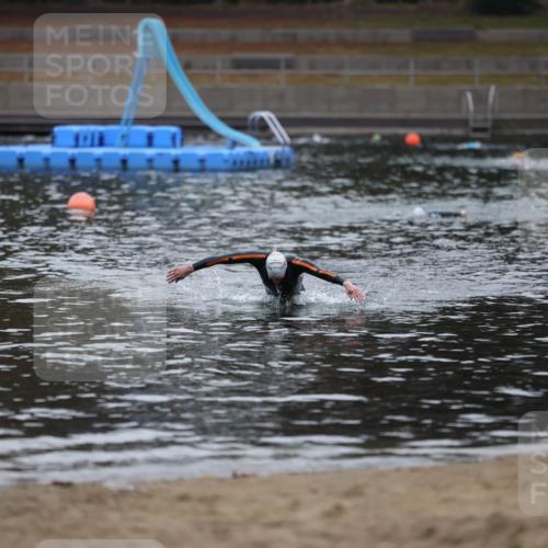 14.09.2025 - Stadtparktriathlon Michael Strokosch http://msf.ph/oto/8864843 14.09.2025 08:59:15 Schwimmen 413 meine-sportfotos.de