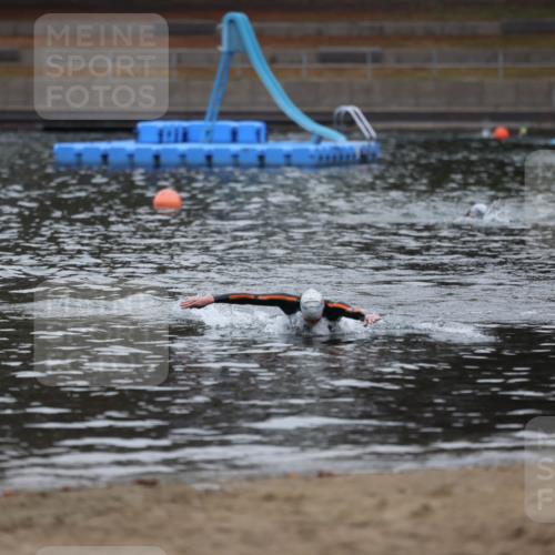 14.09.2025 - Stadtparktriathlon Michael Strokosch http://msf.ph/oto/8864844 14.09.2025 08:59:18 Schwimmen 413 meine-sportfotos.de