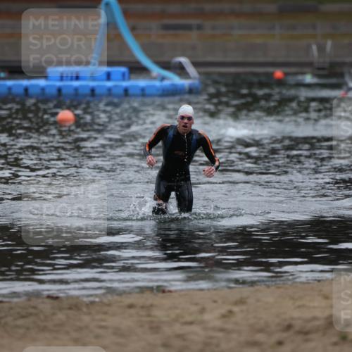 14.09.2025 - Stadtparktriathlon Michael Strokosch http://msf.ph/oto/8864848 14.09.2025 08:59:20 Schwimmen 413 meine-sportfotos.de