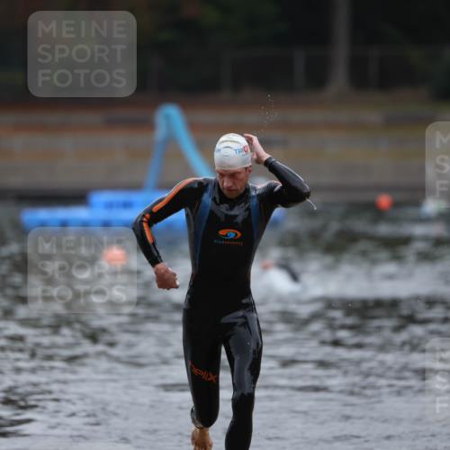 14.09.2025 - Stadtparktriathlon Michael Strokosch http://msf.ph/oto/8864874 14.09.2025 08:59:25 Schwimmen 413 meine-sportfotos.de