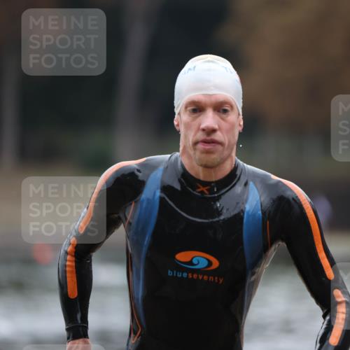 14.09.2025 - Stadtparktriathlon Michael Strokosch http://msf.ph/oto/8864890 14.09.2025 08:59:27 Schwimmen 413 meine-sportfotos.de