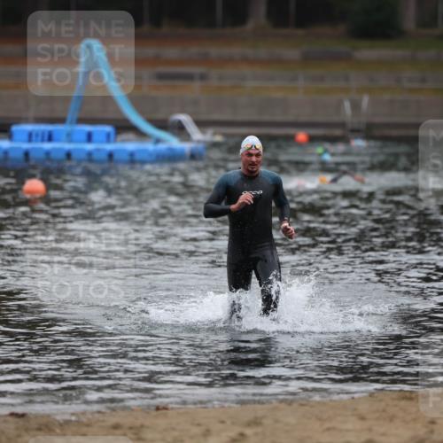 14.09.2025 - Stadtparktriathlon Michael Strokosch http://msf.ph/oto/8864902 14.09.2025 08:59:39 Schwimmen 414 meine-sportfotos.de
